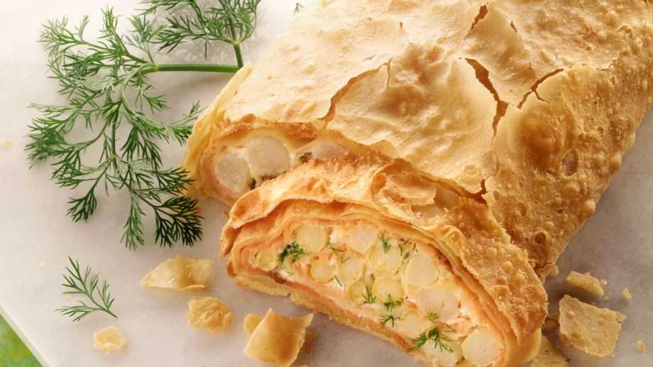 Штрудель с лососем, шпитаном и сыром | кулинарный портал