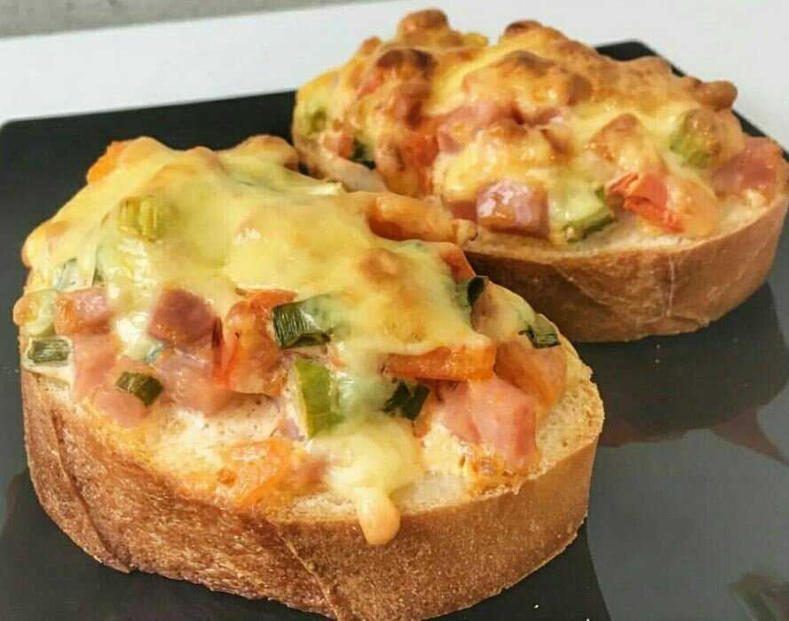 Бутерброды с помидорами и сыром в духовке рецепт с фото пошагово - 1000.menu