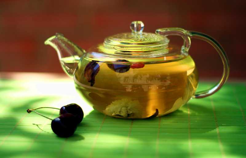 Чай с шиповником: польза и вред, противопоказания, как его правильно заваривать