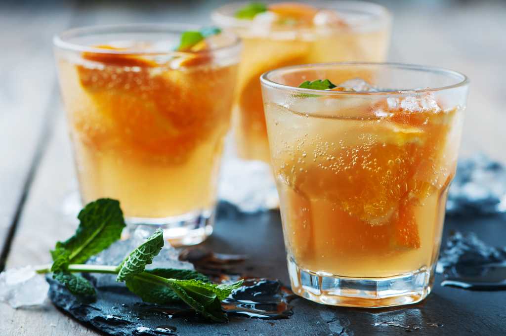 5 самых ярких вариантов коктейля "сангрия" | drink&food inform