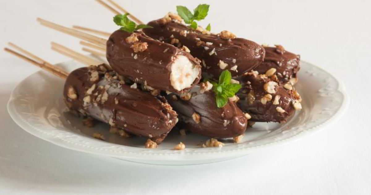 Бананы в шоколаде на палочке: пошаговый рецепт