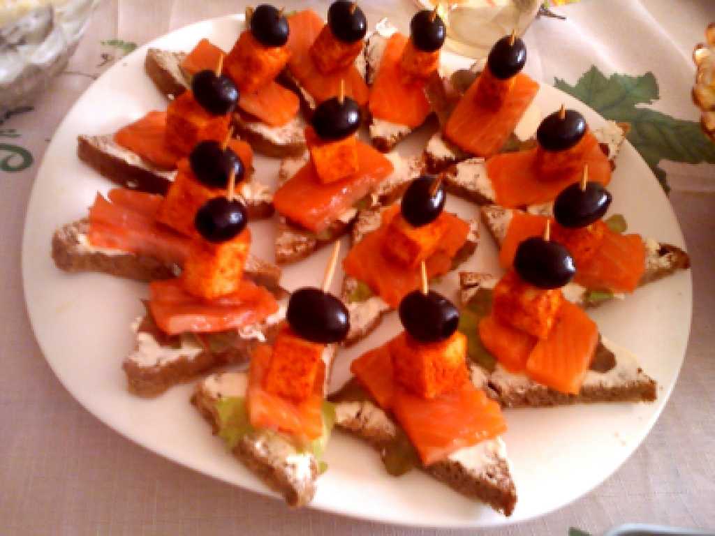 Бутерброды с красной рыбой: рецепты с фото, оформление для праздничного стола