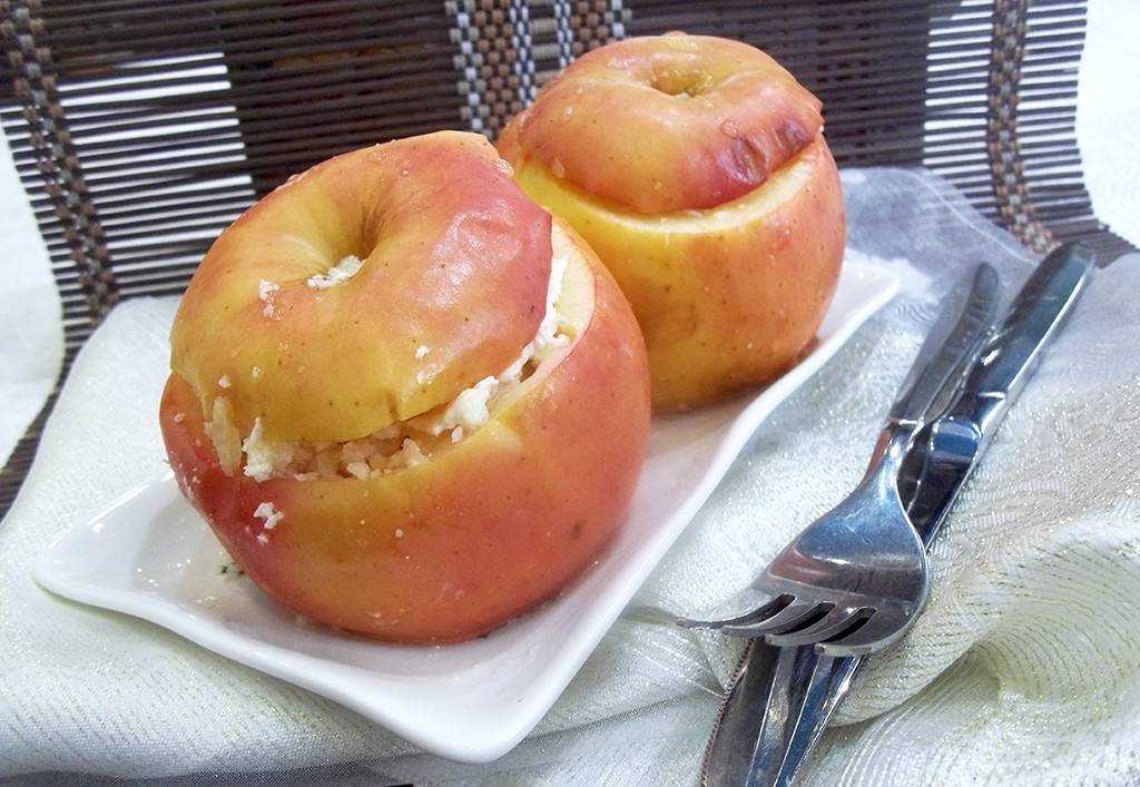 Десерт из яблок в духовке