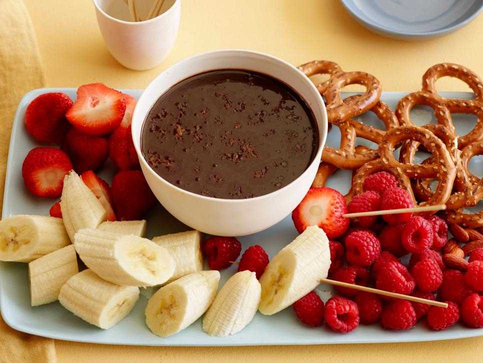 Шоколадное фондю – самое романтическое угощенье! готовим восхитительное белое и темное шоколадное фондю для удовольствия-вкусная жизнь!
