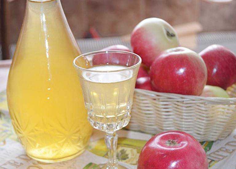 Вино из яблок — простой домашний рецепт