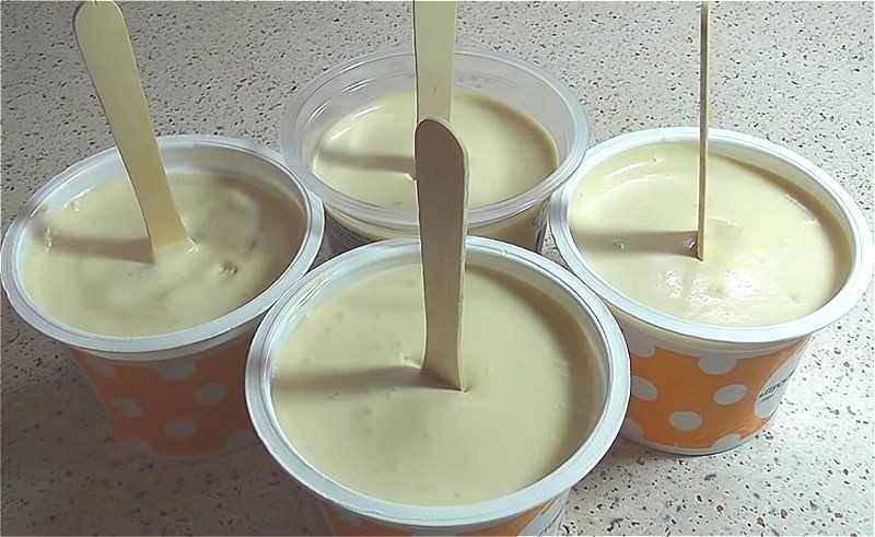 Как сделать мороженое из сгущенки?. рецепты приготовления мороженного из сгущенки. статья знакомит с рецептами приготовления мороженного из сгущенки.