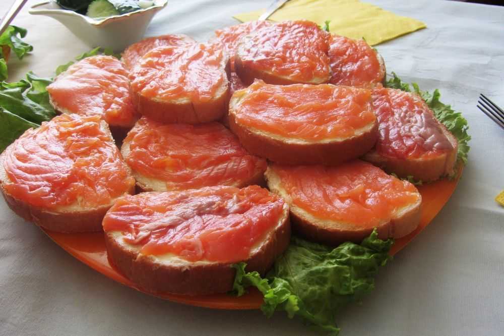 Бутерброды с красной рыбой - топ-3 самых вкусных рецепта!
