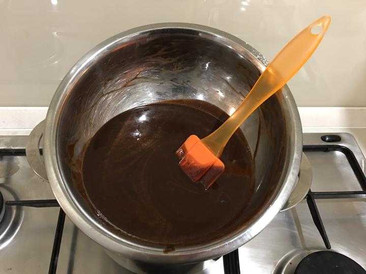Как топить шоколад на водяной бане: правила и рекомендации