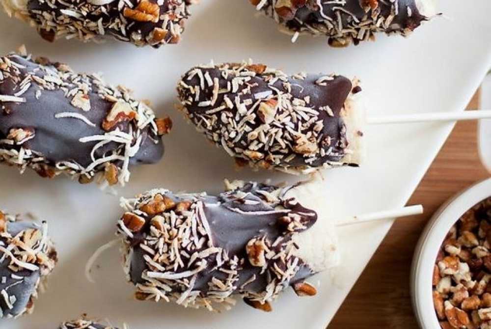 Бананы в шоколаде на палочке: 13 рецептов с фото, как сделать дома