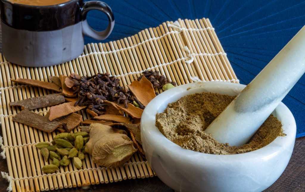 Чай масала: рецепт приготовления (классический), что это такое и как заваривать в домашних условиях, польза и вред, индийский чай с молоком и специями