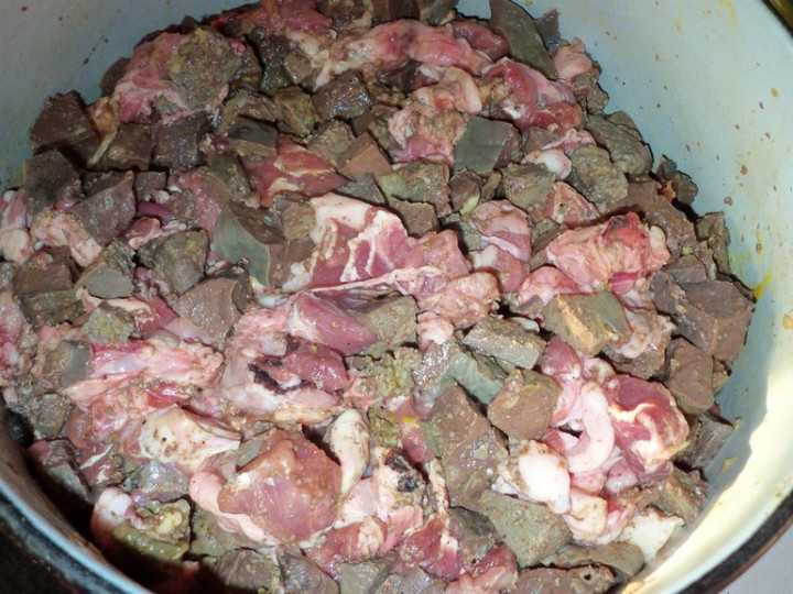 Свиной желудок фаршированный мясом и рисом