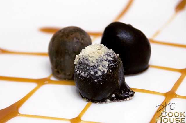 Чернослив в шоколаде с орешками