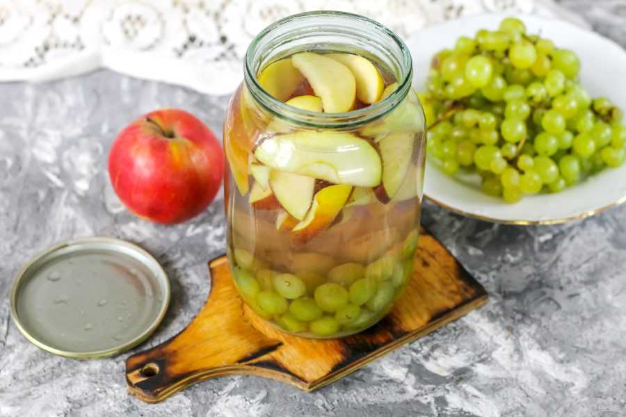Как сварить компот из яблок и винограда - способы сделать заготовку на зиму и быстрый рецепт в кастрюле и в мультиварке
