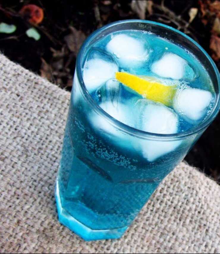 Алкоголь синего цвета: обзор напитков с ценами – как правильно пить