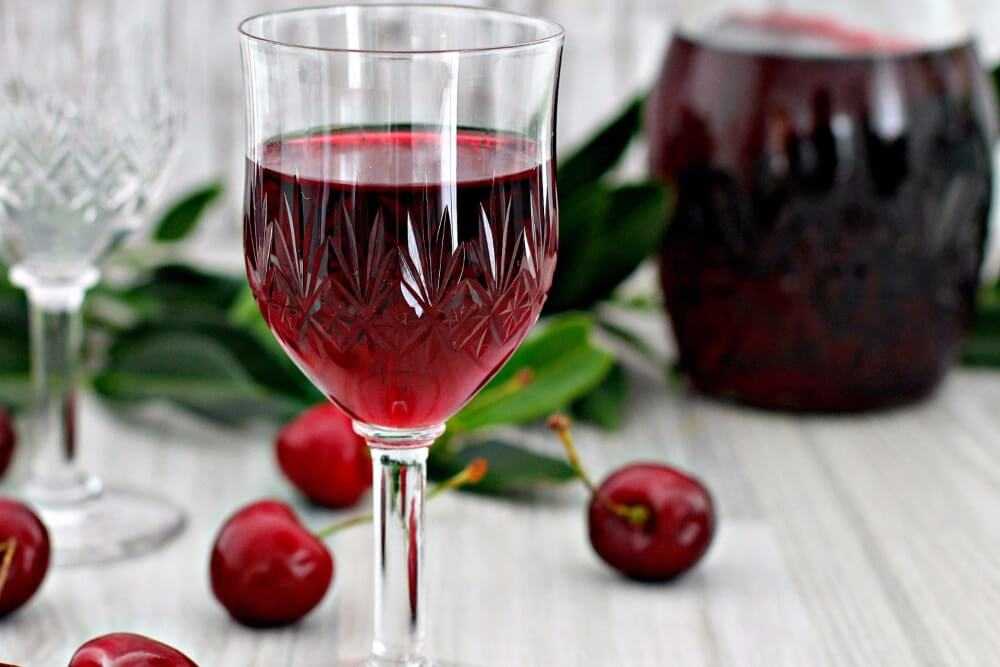 Вино из вишни: 9 рецептов в домашних условиях
