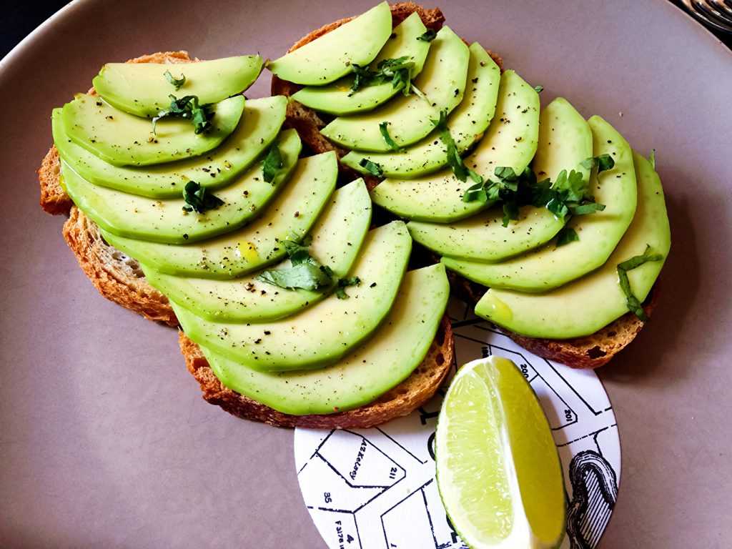 Бутерброды с авокадо – 12 рецептов с фото, простых и вкусных