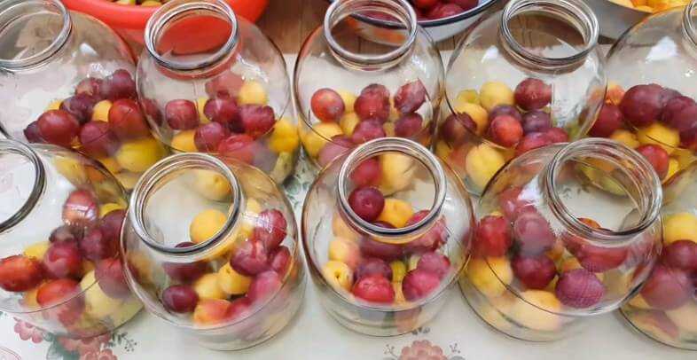Компот из свежих фруктов: как правильно варить фруктовое ассорти в кастрюле по рецепту? сколько по времени готовить напиток?