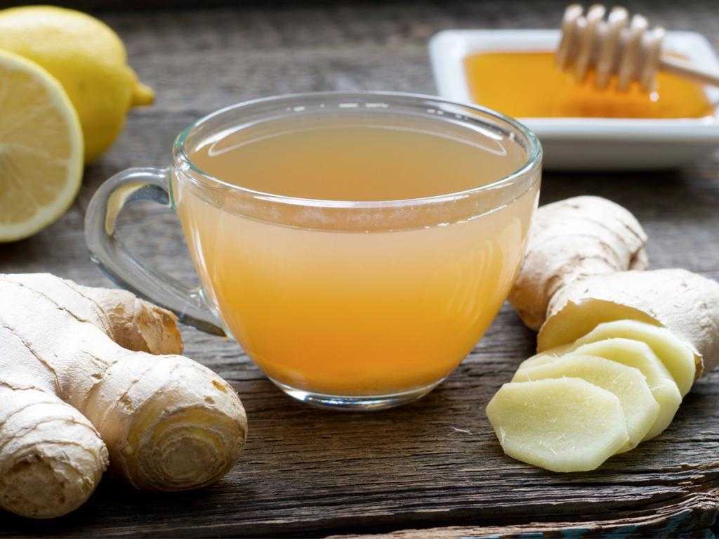 Чай с имбирем, медом и лимоном (зеленый и черный)