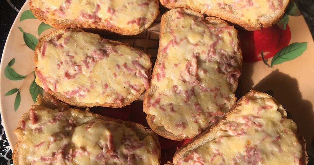 Бутерброды в микроволновке с колбасой. сыром, яйцом - вкусные и быстрые рецепты на завтрак