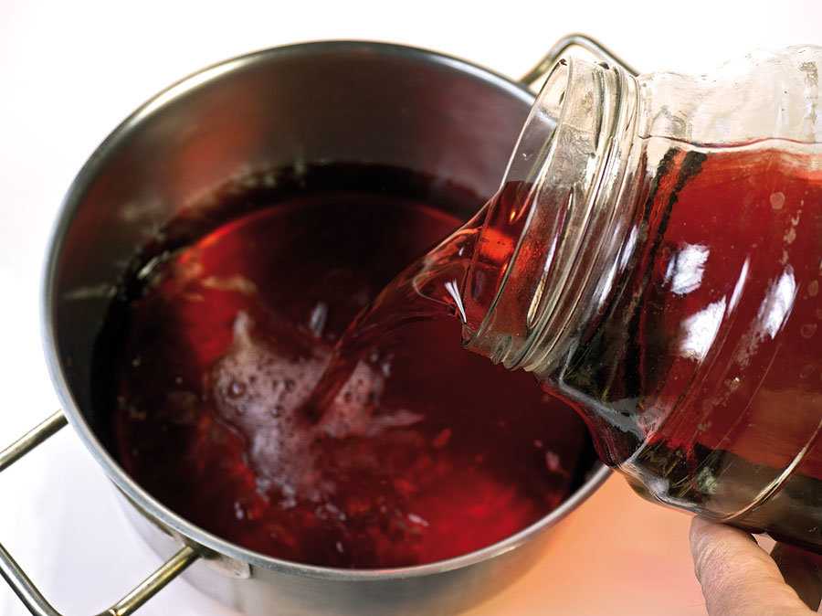 Как сделать дома вино из яблок и черноплодной рябины? рецепт и полезные советы
