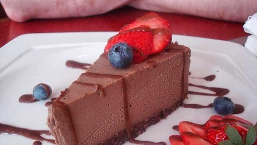 Шоколадный чизкейк без выпечки с творогом рецепт с фото - 1000.menu