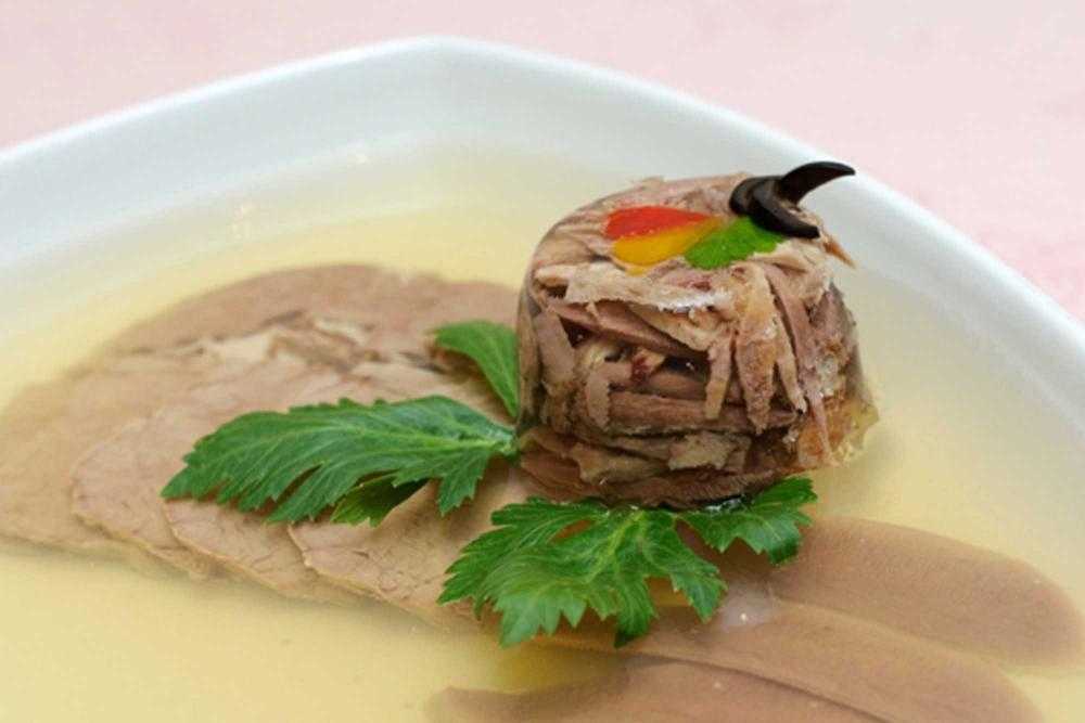 Как приготовить заливное из свиного языка по пошаговому рецепту с фото