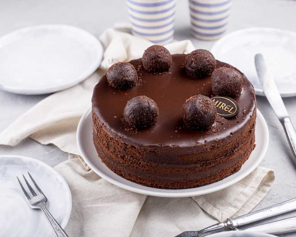 Крем для торта из белого шоколада: 7 вкусных рецептов, видео и фото