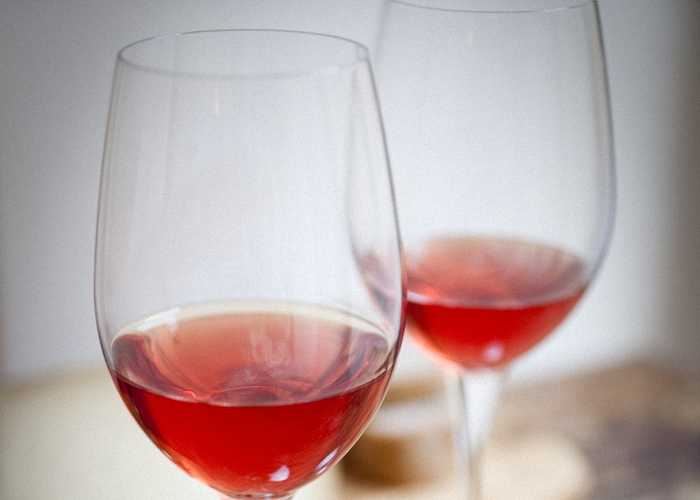 Вино из шиповника: как сделать в домашних условиях по рецепту