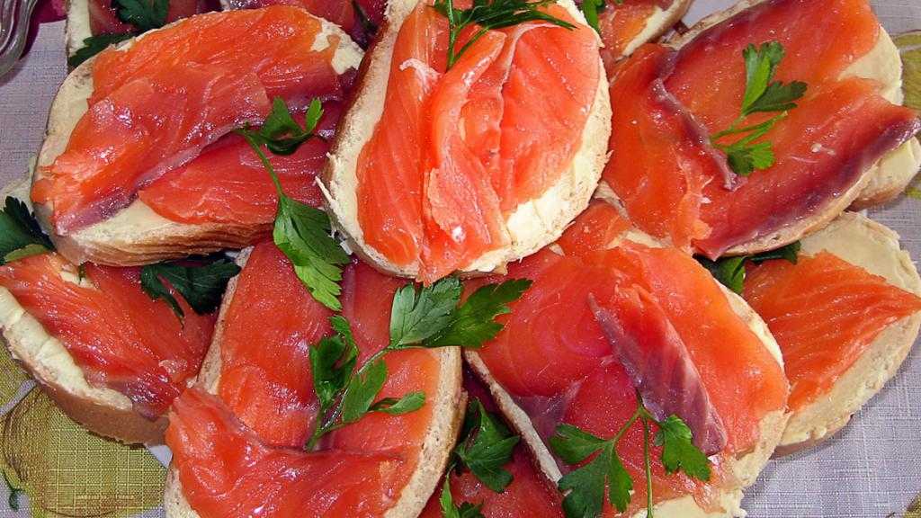 11 самых вкусных бутербродов с красной рыбой к новогоднему столу