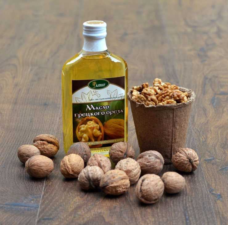 Настойка на грецких орехах: лечебные свойства и приготовление
