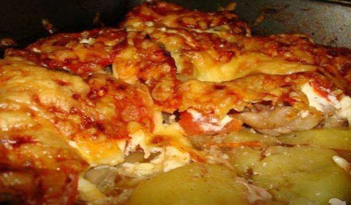 Картошка по-французски с грибами и мясом в духовке, рецепт