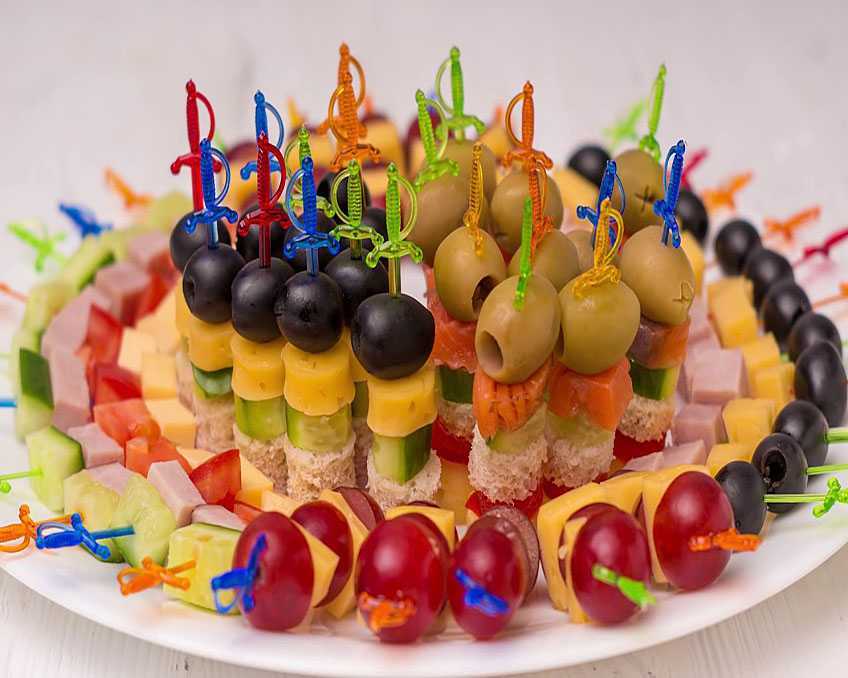 Рецепты канапе из фруктов на шпажках для детей (54 фото): канапе для детского дня рождения