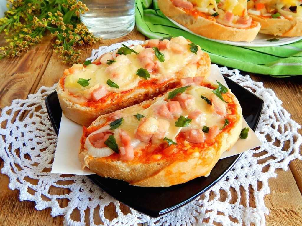 Горячие бутерброды с помидором сыром и чесноком рецепт с фото - 1000.menu