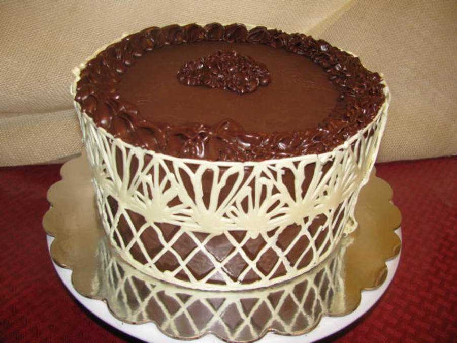 Как украсить торт шоколадом своими руками: декор фигурками, узорами, глазурью
