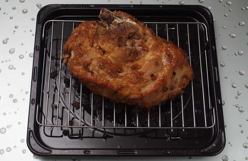 Как приготовить идеальный свиной окорок в духовке: от выбора мяса до подачи на стол | в духовке