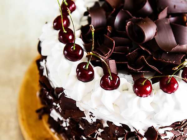 Шоколадный торт с вишней — 7 вкусных рецептов