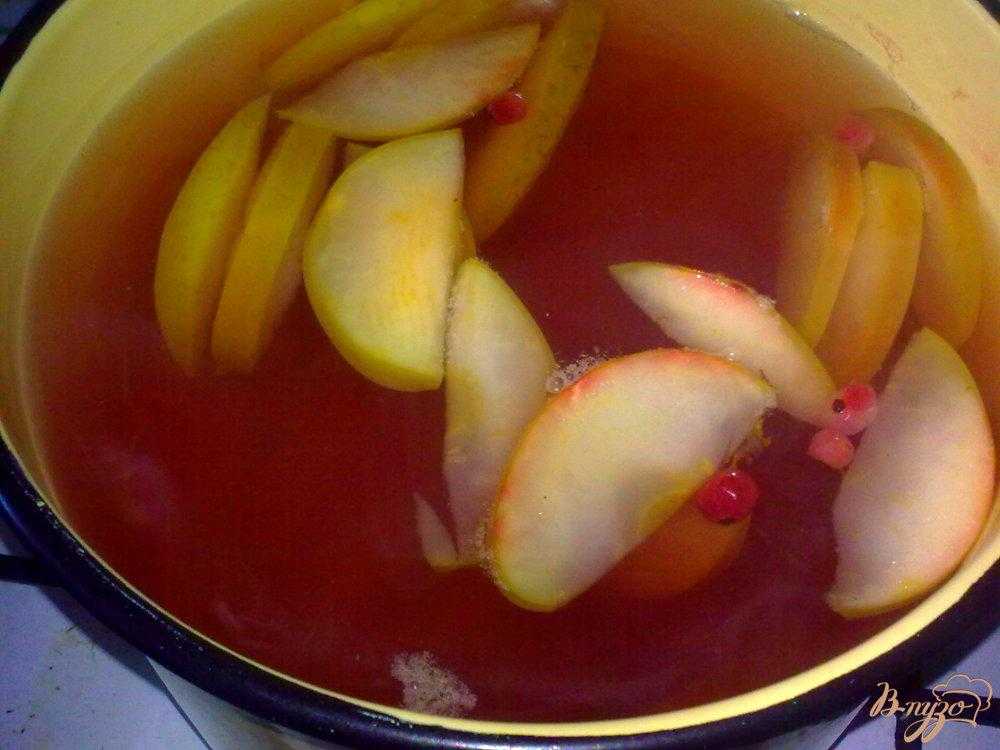 Как правильно сварить в кастрюле яблочный компот из свежих яблок: рецепты приготовления