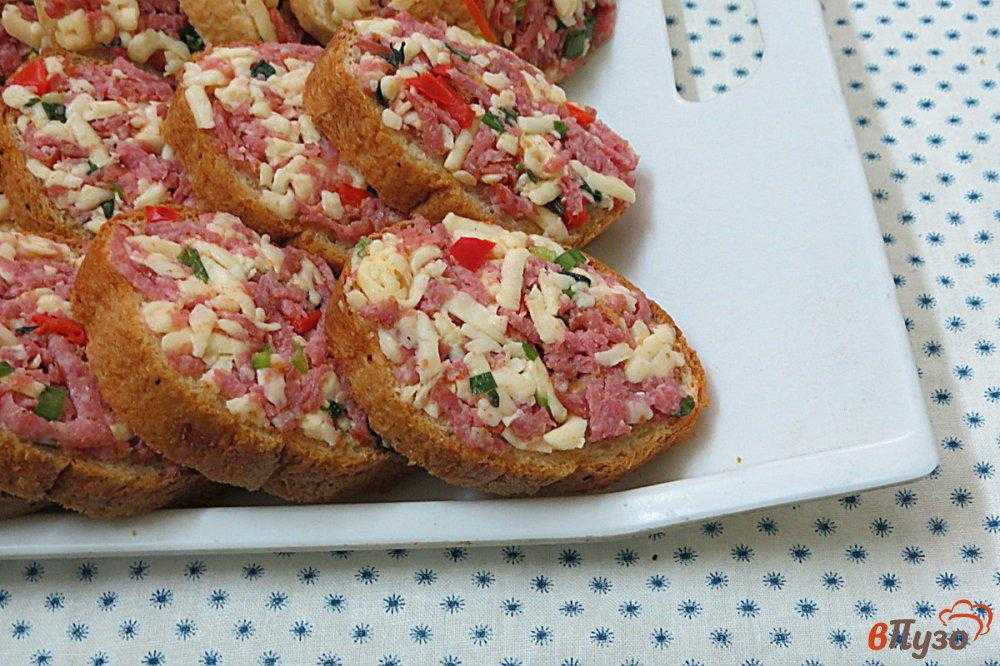 Бутерброды на сковороде с колбасой рецепт с фото пошагово - 1000.menu