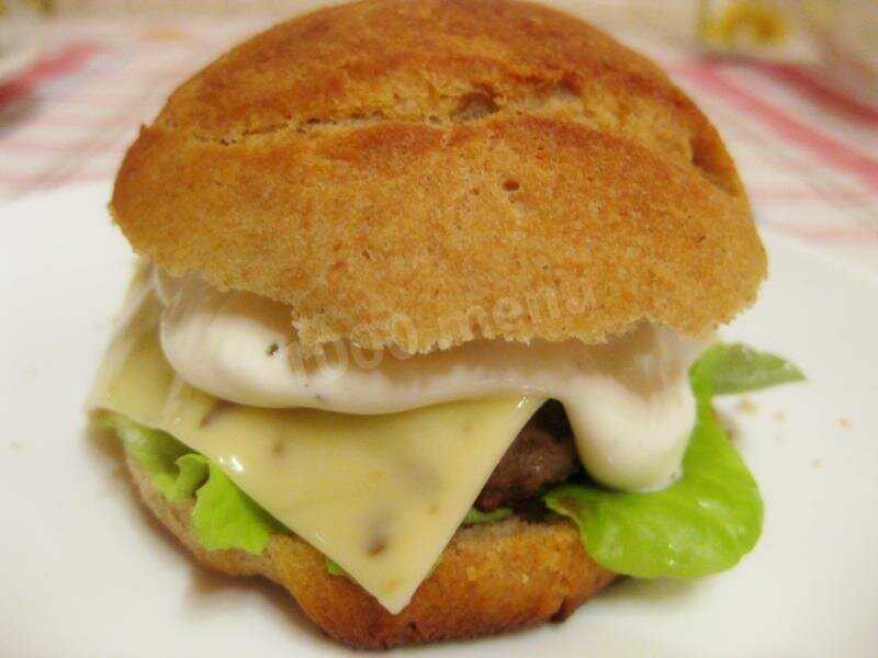 Домашний бургер с острой хрустящей курочкой рецепт с фото пошагово - 1000.menu