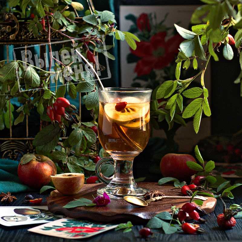 Черный чай с яблоками, сахаром и корицей рецепт с фото пошагово - 1000.menu