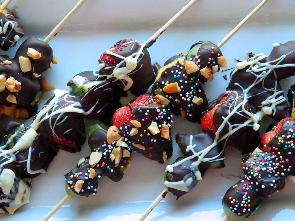 Как сделать покрытые шоколадом фрукты - wikihow