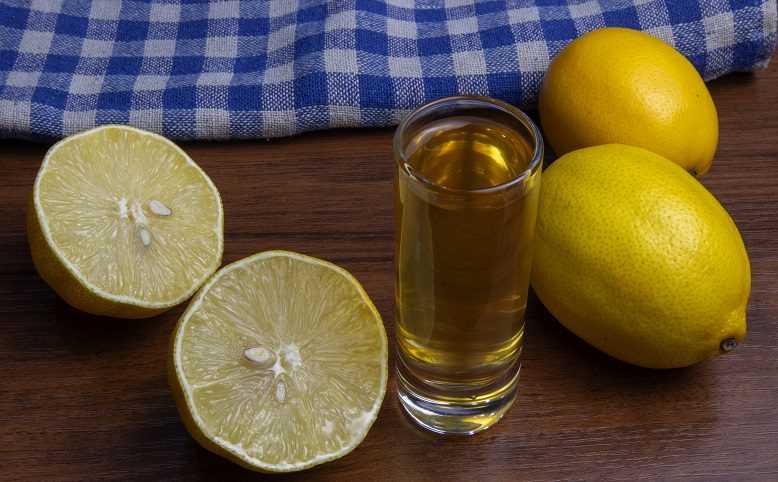 Делаем лимонную настойку на водке, самогоне и спирту — простые рецепты