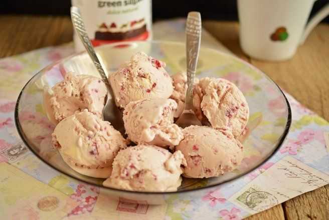 Мороженое домашний клубничный щербет из йогурта