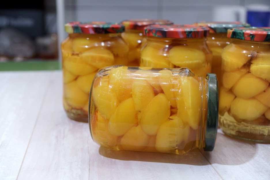Как заготовить домашний компот из абрикос и яблок на зиму пошагово с фото
