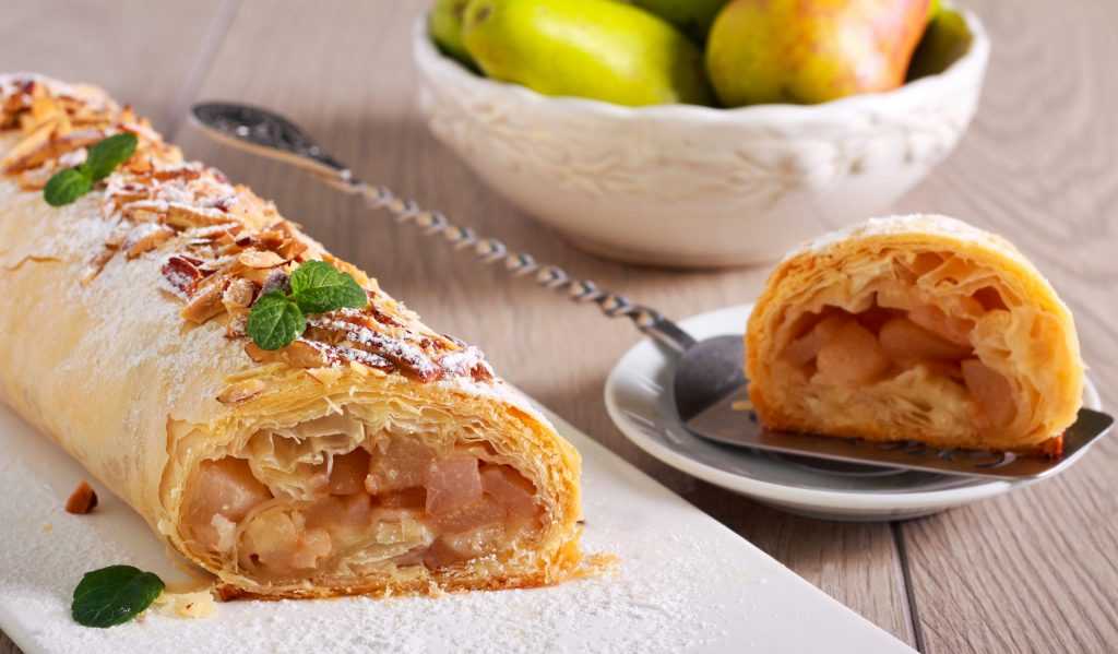 Штрудель из теста фило с яблоками, орехами и корицей – очень просто и вкусно