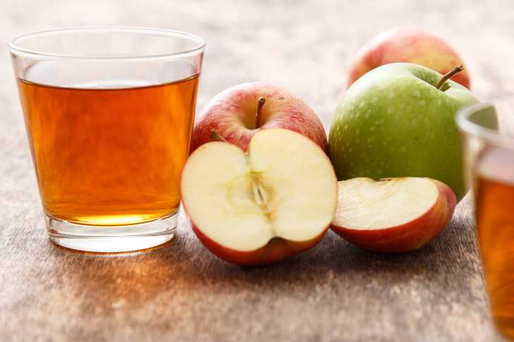 Компот из кислых яблок на зиму: 2 рецепта приготовления напитка в закатку