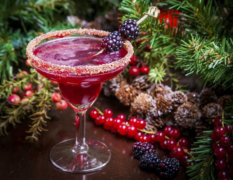Новогодние коктейли 2020: топ-20 рецептов алкогольных и безалкогольных напитков