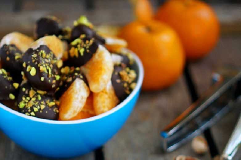 Мандариновые дольки в шоколаде и два пп-салата на новый год. как сделать мандарины в шоколаде - у камина! твой дом