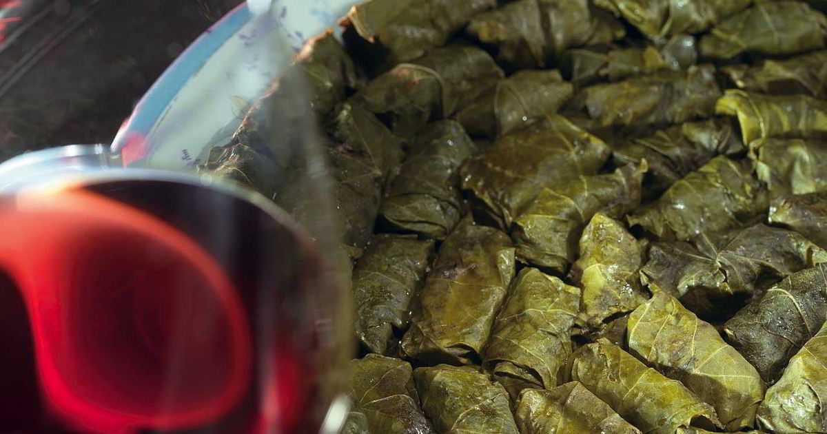 Долма по-армянски рецепт с фото (в виноградных листьях)