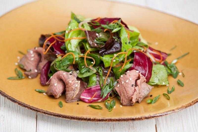 Мясо с клюквой: полезные для здоровья рецепты
